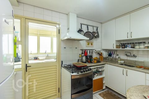 Image 19 - 227769